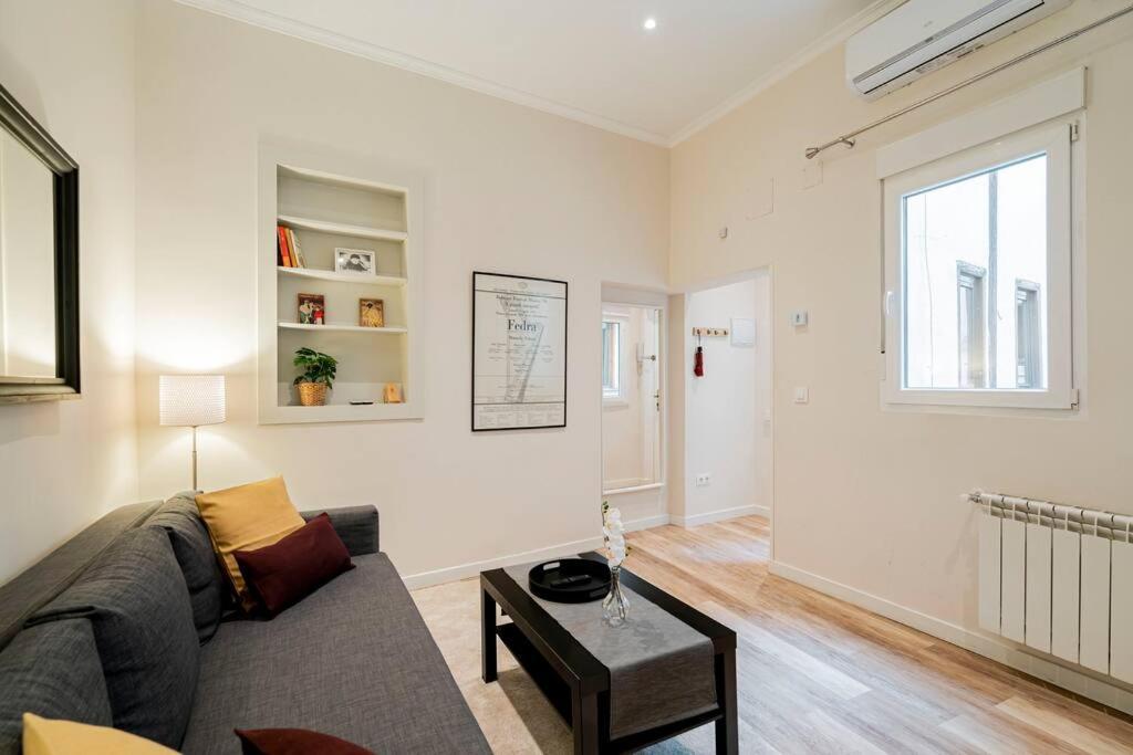 Victor Apartments Prado Мадрид Екстериор снимка