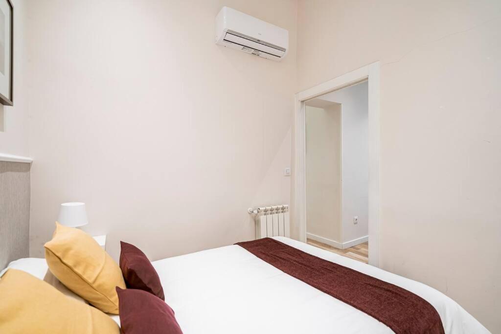Victor Apartments Prado Мадрид Екстериор снимка