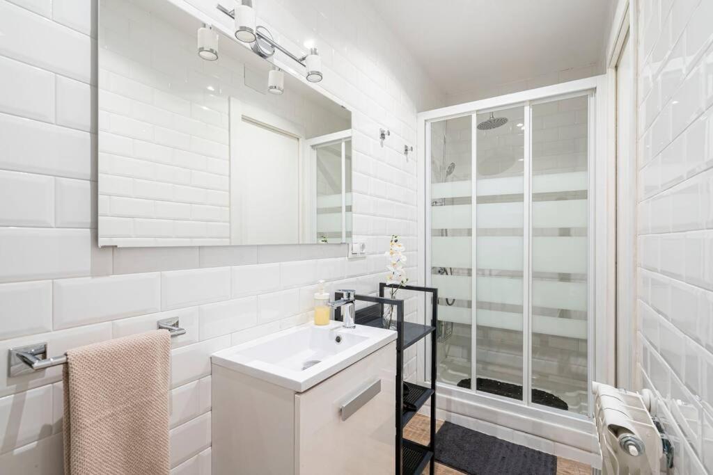 Victor Apartments Prado Мадрид Екстериор снимка